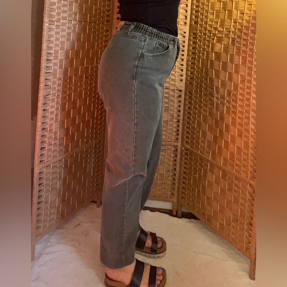 Vintage High-Waisted Lee Jeans - Picture 3 of 11